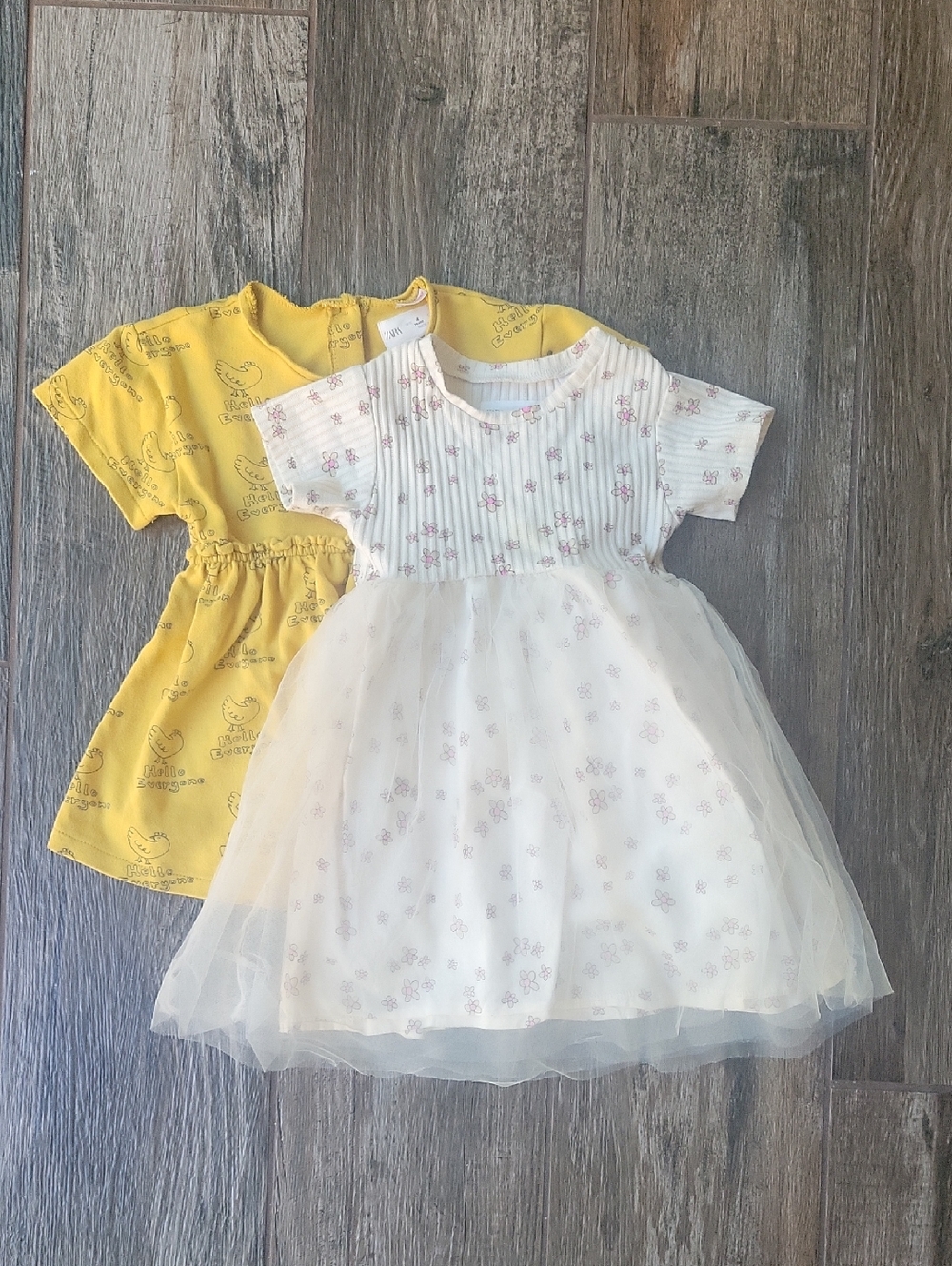 2 Zara Kids Short Sleeve Dresses Size 4